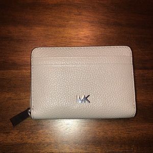 NWOT Micheal Kors Wallet